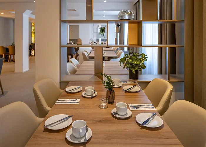 德文温泉酒店 4*